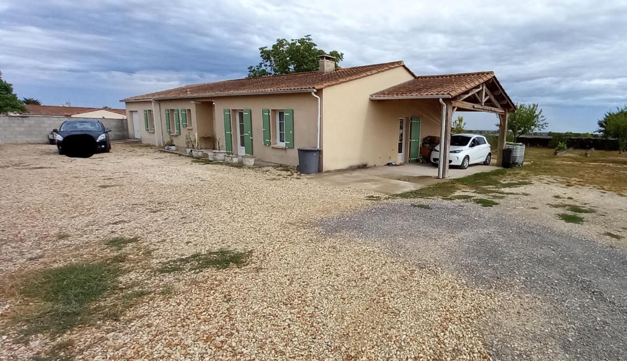 Chambre Familiale Dans Maison Au Calme Segonzac  Εξωτερικό φωτογραφία